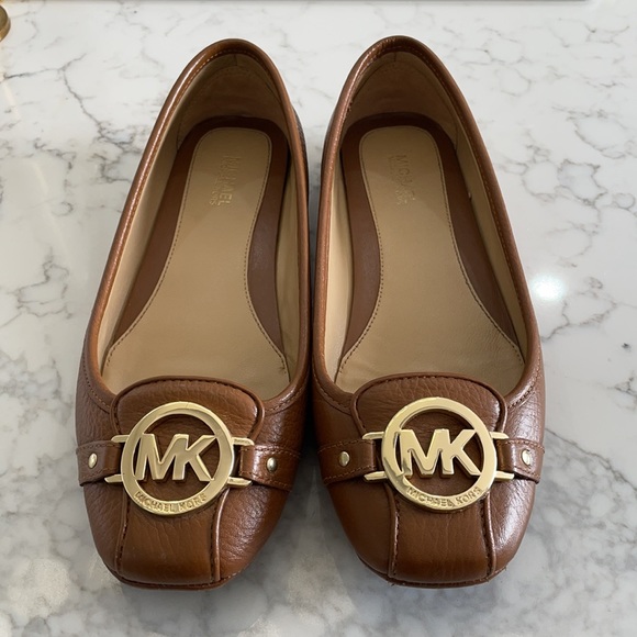 Michael Kors, worn a couple of times. Size 7, selling because I don’t use them. - Picture 5 of 5